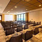 Kyriad Prestige Compiegne & Hotell 4*