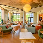 Kyriad Prestige Compiegne & Hotell 4*