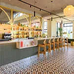 Hotell Kyriad Prestige Compiegne & 4*