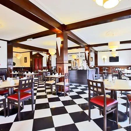 Kyriad Prestige Compiegne & 4*