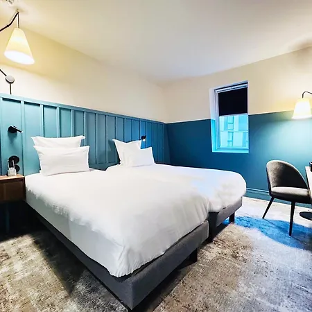 Отель Kyriad Prestige Compiegne & 4*