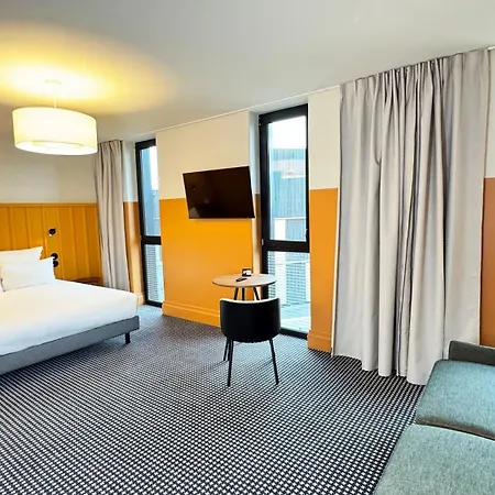 Hotell Kyriad Prestige Compiegne & 4*