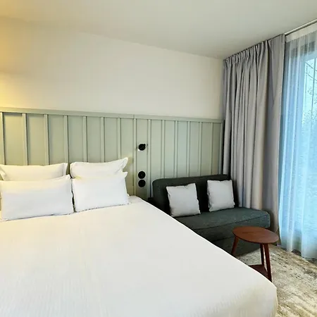 Kyriad Prestige Compiegne & Hotell Jaux