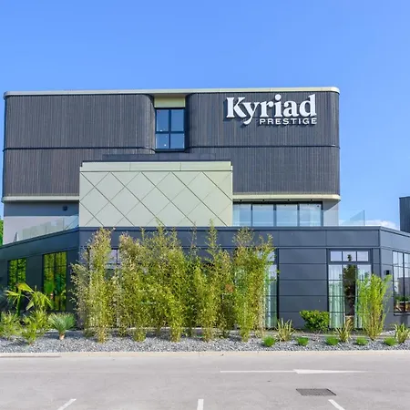 Kyriad Prestige Compiegne & ジョー