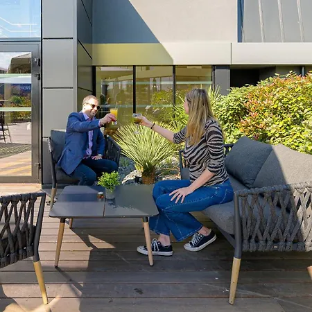 Kyriad Prestige Compiegne & 4* Jaux