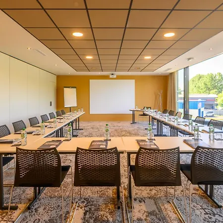 Kyriad Prestige Compiegne & Hotel 4*