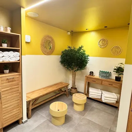 Отель Kyriad Prestige Compiegne &