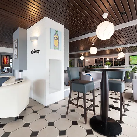 Kyriad Prestige Compiegne & 4* Жо