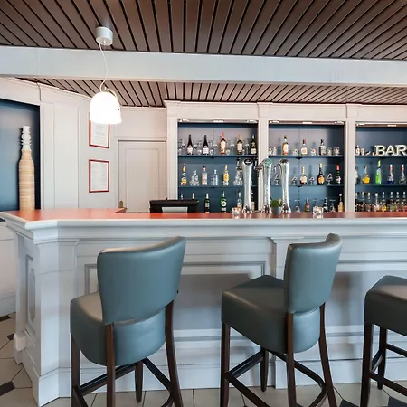 Kyriad Prestige Compiegne &