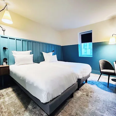 Kyriad Prestige Compiegne & 4* Jaux