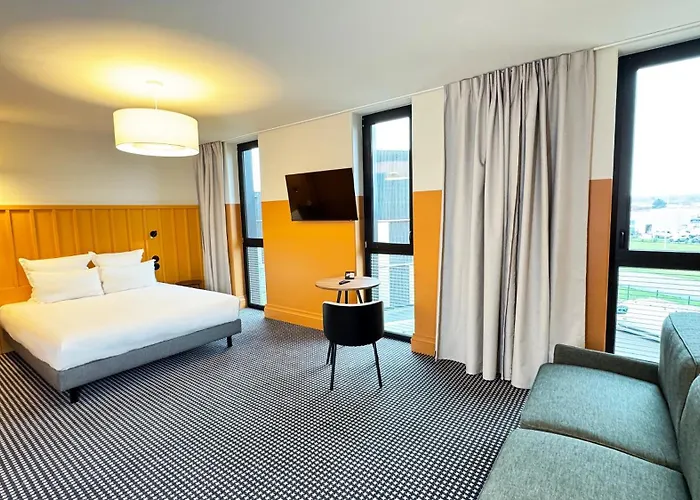 Hotel Kyriad Prestige Compiegne & 4*