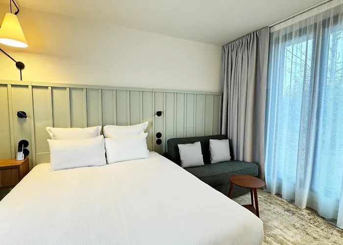 Kyriad Prestige Compiegne & Hotel Jaux