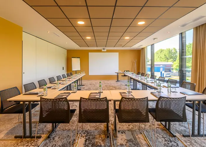 Kyriad Prestige Compiegne & Hotel 4*