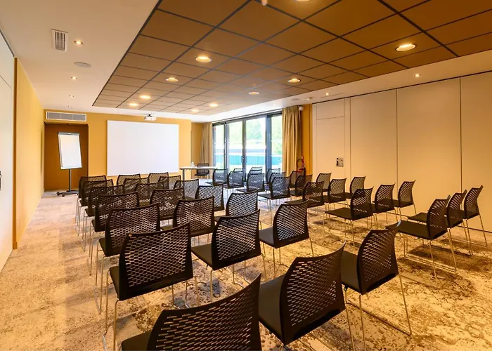 Kyriad Prestige Compiegne & Hotel 4*