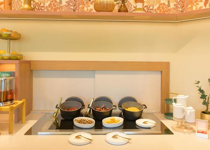 Kyriad Prestige Compiegne & 4* Jaux