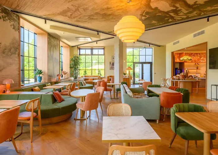 Kyriad Prestige Compiegne & Hotel 4*