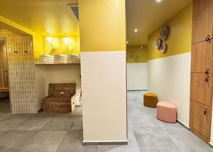 Kyriad Prestige Compiegne & Hotel Jaux