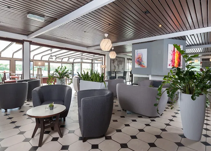 Hotel Kyriad Prestige Compiegne &