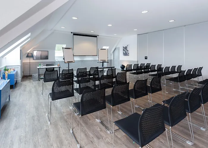 Hotel Kyriad Prestige Compiegne & 4*