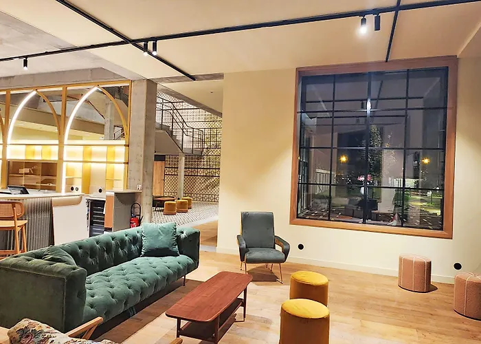 Kyriad Prestige Compiegne & 4* Jaux