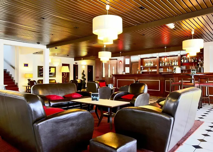 Kyriad Prestige Compiegne & Hotel Jaux