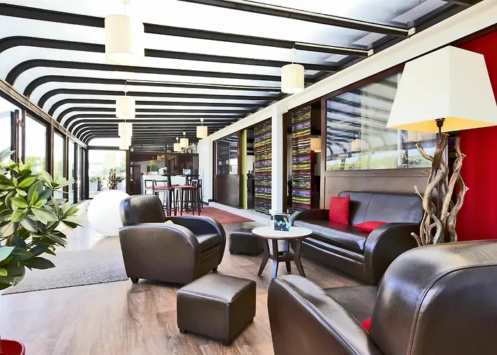 Kyriad Prestige Compiegne & Hotel Jaux